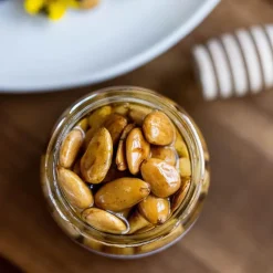 Akasiehonning ristede mandler 250g