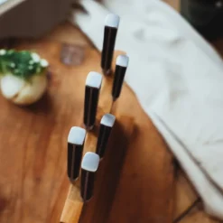 Asama kokkekniv 20 cm svart/sølv