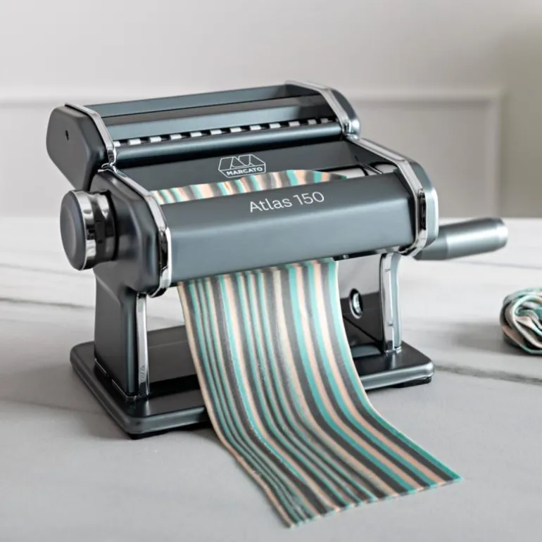 Atlas 150 pastamaskin powder grey