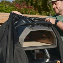 Beskyttelsestrekk til pizzaovn og bord stor svart