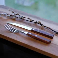 Biffbestikk 12 deler ipê tre/stål