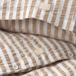 Bæk&Bølge Lines sengetøy 140x220 cm sand/hvit