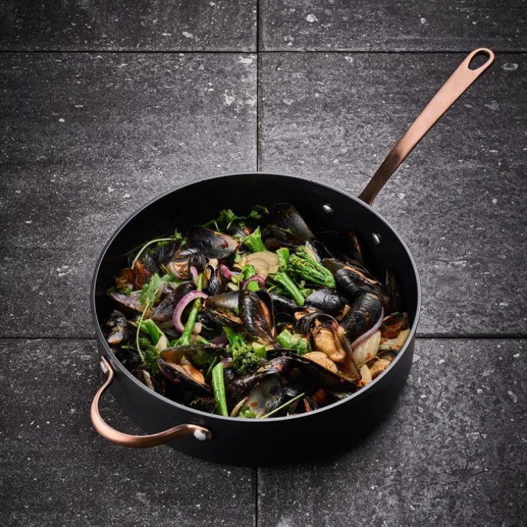 Black Copper sautepanne 28 cm svart/kobber