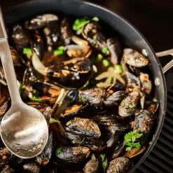 Black Line traktørpanne 30 cm svart