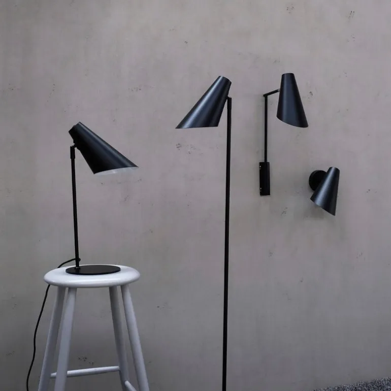 Cale vegglampe med vinkel 46 cm svart