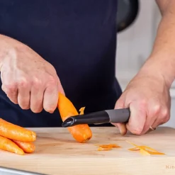 Core soft grip skreller 22 cm charcoal grey