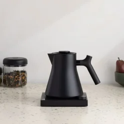 Corvo EKG Pro elektrisk vannkoker 0,9L matt svart