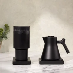 Corvo EKG Pro elektrisk vannkoker 0,9L matt svart