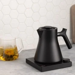 Corvo EKG Pro elektrisk vannkoker 0,9L matt svart