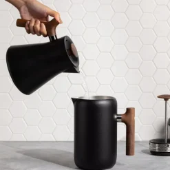 Corvo EKG vannkoker 0,9l matt svart/valnøtt