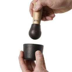 Crush morter m/pistill 6,5 cm svart