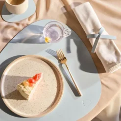 Curve Nupo spisebrikke L 37x44 cm soft sky