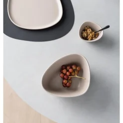 Curve Stoneware serveringsskål 22x20 cm sand