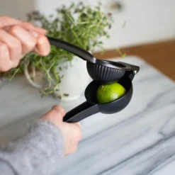 Cyra sitruspresse 22 cm svart