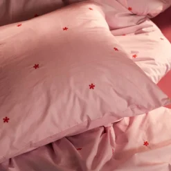 Daisy sengetøy 140x200 cm rosa/rød