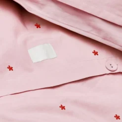 Daisy sengetøy 200x220 cm rosa/rød