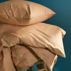 Daisy sengetøy 140x220 cm sand/hvit