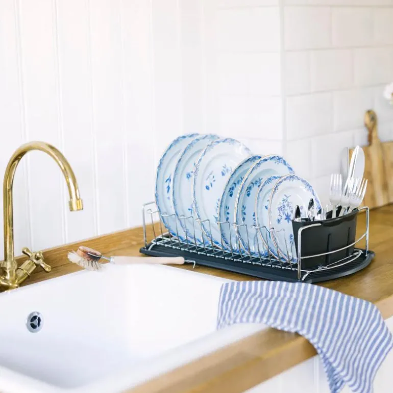 Disa oppvaskstativ med bestikkholder