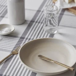 Duk 140x240 cm large checks hvit