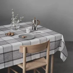 Duk 140x320 cm large checks hvit/grå