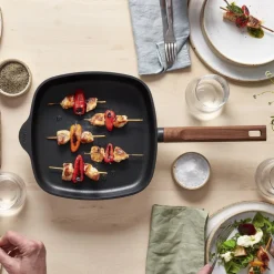 ECO Logic QXR stekepanne firkantet 24 cm fast trehåndtak