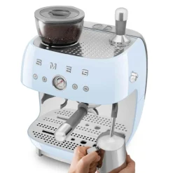 Espressomaskin EGF03 2,4L m/kaffekvern pastellblå
