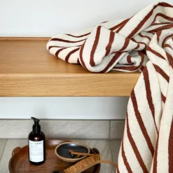 Everyday stripe håndkle 70x140 cm terracotta