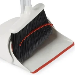 Feiekost m/teleskophåndtak og feiebakke hvit