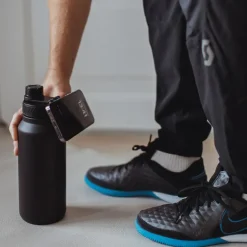 Flory flaske dobbeltvegget 0,9L med mobilholder og magnet svart/grå