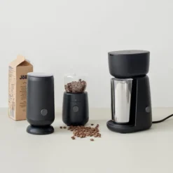 FOODIE elektrisk melkeskummer svart