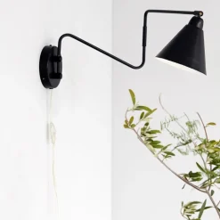 Game vegglampe 70 cm svart