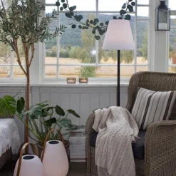 Glow gulvlampe 150 cm svart/hvit