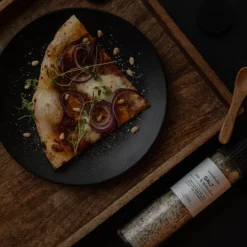 Gourmet kvern med ost og basilikum