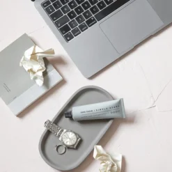 Grapefruit håndkrem 50 ml lys blå