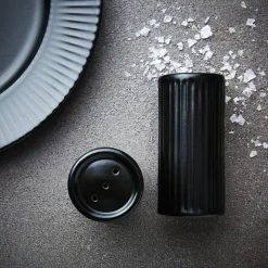 Groovy stentøy salt- og pepper gaveeske svart