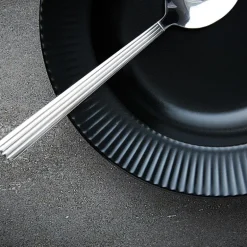 Groovy stentøy suppetallerken 23 cm svart