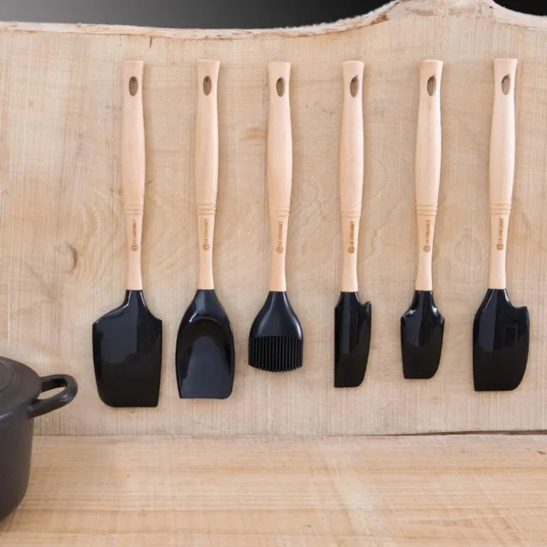 Gryteskje med trehåndtak svart