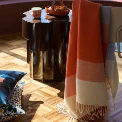 Hennika pledd 120x180 cm orange/hvit/blå