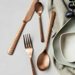 Hune bestikksett 16 deler kobber