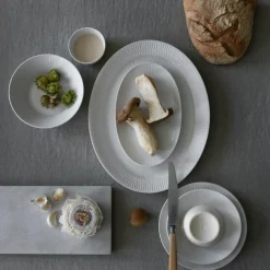 Hvit Riflet asjett 23,5 cm