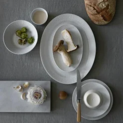 Hvit Riflet dyp tallerken 17 cm