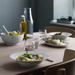 Hvit Riflet skål 24 cm