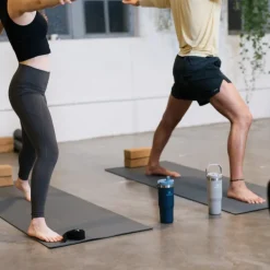 Iceflow flip straw tumbler termoflaske 0,89L ash