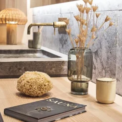 Iris duftlys 8x9,5 cm rapsvoks gul