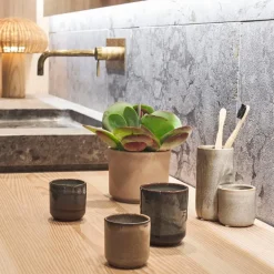 Iris duftlys 8x9,5 cm rapsvoks brun/grønn