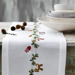 Julebordløper med klassiske motiver 30x175 cm