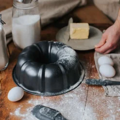 Karabo sukkerkakeform 25,5x8 cm grå