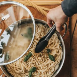 Kiah kjøkkentang 23 cm med silikon og låsefunksjon