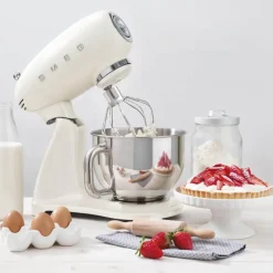 Kjøkkenmaskin SMF03 hel krem