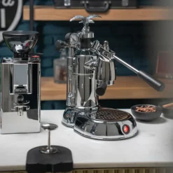 Kube mill kaffekvern 150g cromo polert stål